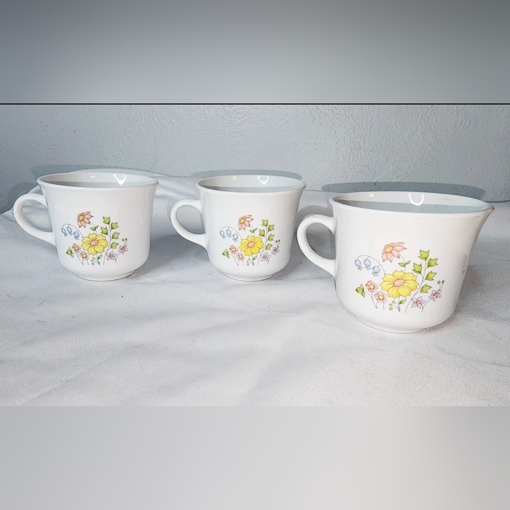 Corelle Spring Yellow Blossom Three Set Cups